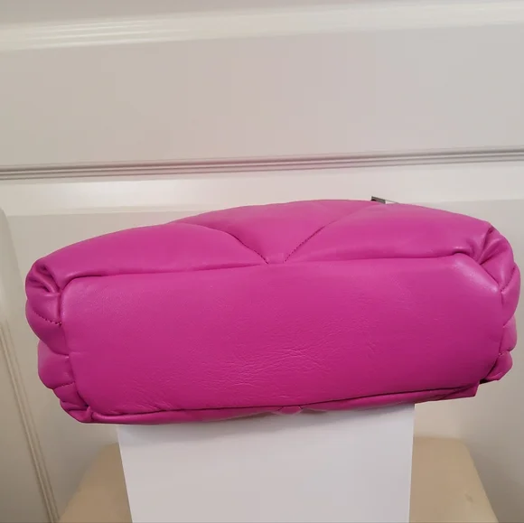 DKNY QUILTED MODERNIST KNOT PURSE - Picture 2 of 12